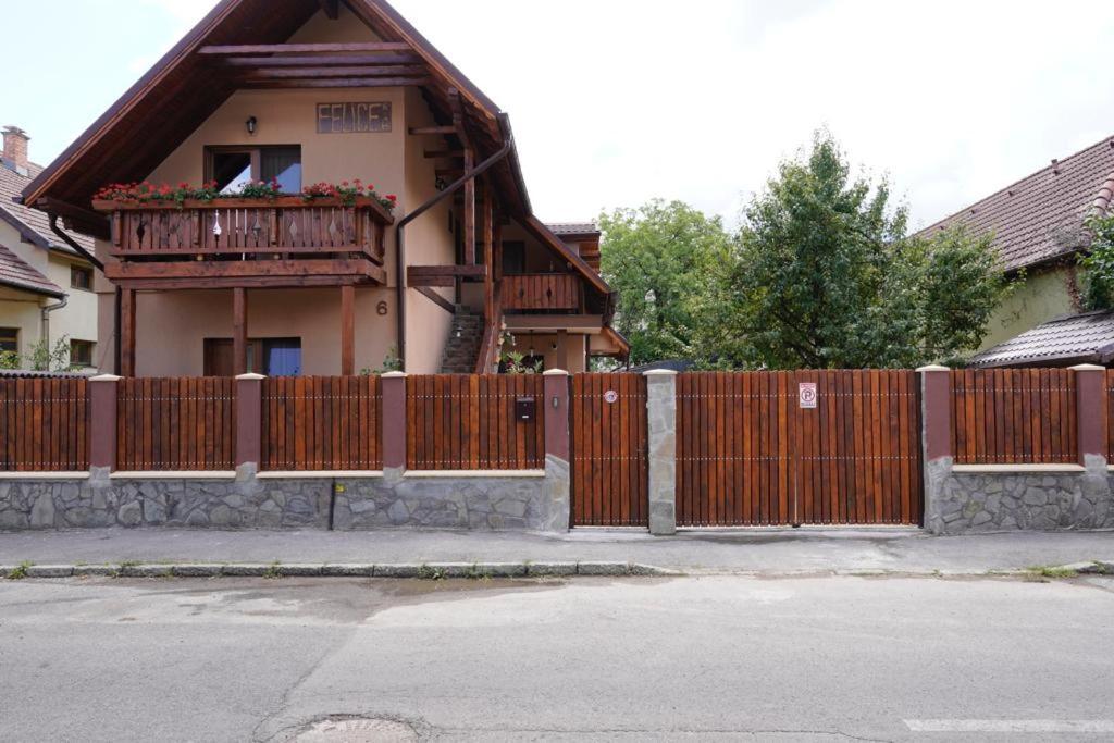 Hotel Casa Felice Braszów Zewnętrze zdjęcie